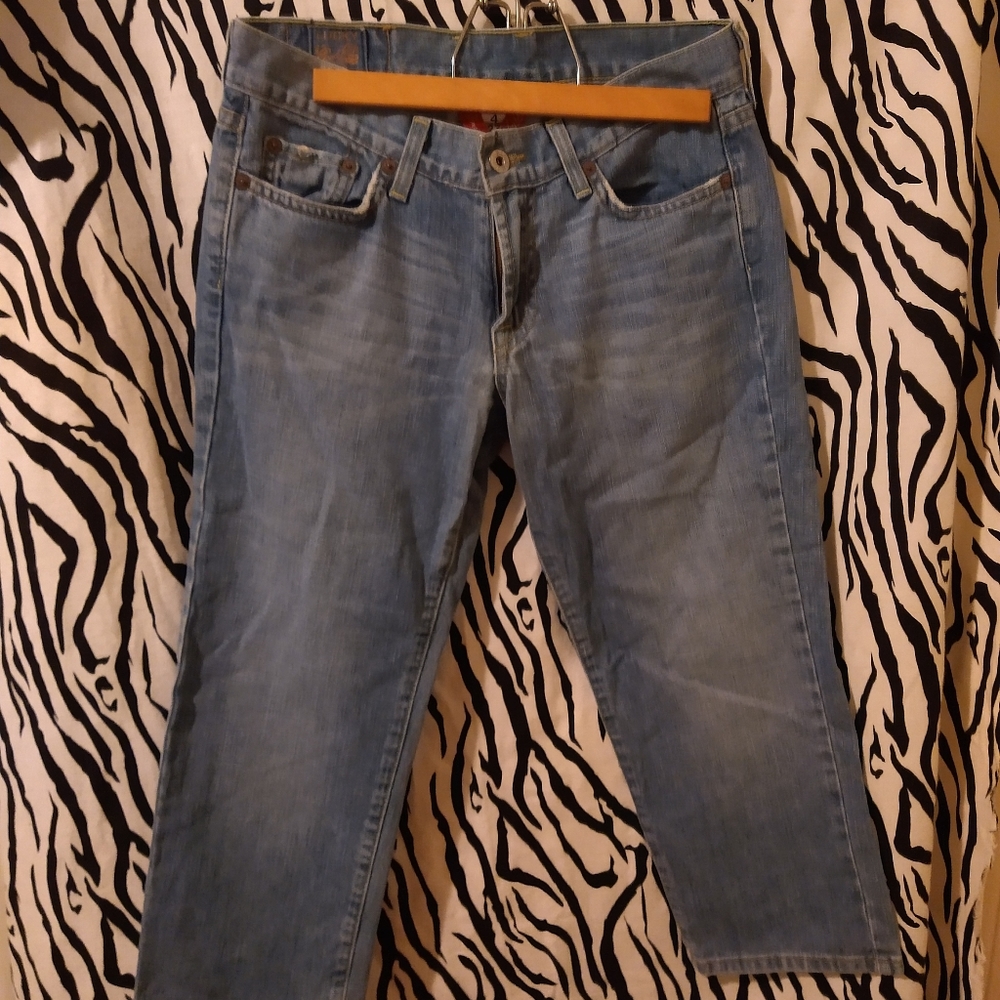 Jeans 2/$10 Lucky Brand light Capris- Sz 4